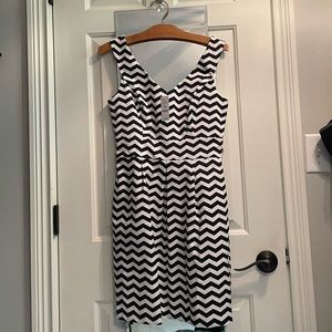 Brand new dress brand White House black market size 4 color black and white